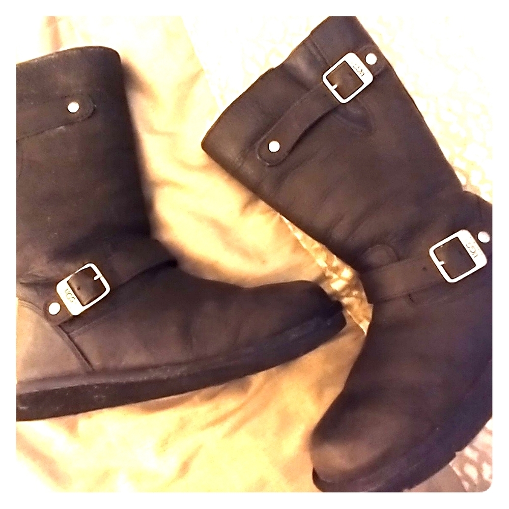 UGG Kensington boots NICE sz 8(fits 6-7)
